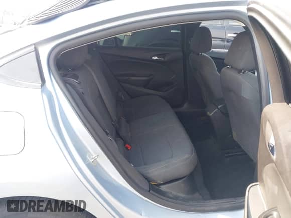 2017 Chevrolet Cruze LS z VIN 3G1BC5SM2HS556000, wystawiony jako IAAI lot #42886010 z przebiegiem Nie podano mil oraz . Historia ofert i sprzedaży dostępna na DreamBid. Obrazek 8.