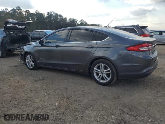 ✅ 2018 Ford Fusion SE • VIN: 3FA6P0LU3JR283537 • Лот: 93144755. Опубликован ранее на Copart с пробегом 116 991 миль. Бесплатный доступ к архиву аукционных продаж из США и подробный отчёт об истории автомобиля на DreamBid. Изображение 2.