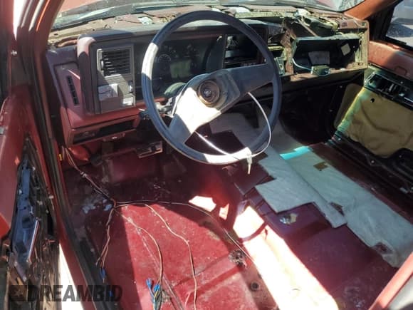 ✅ 1991 Chevrolet Silverado 1500 • VIN: 2GCEC19K4M1177202 • Lot: 61826595. Wystawiony na Copart z przebiegiem 102 359 mil. Bezpłatny archiwum sprzedaży aukcyjnych z USA i szczegółowy raport historii pojazdu na DreamBid. Zdjęcie 8.