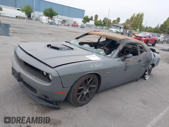 ✅ 2017 Dodge Challenger R/T Shaker • VIN: 2C3CDZBTXHH663987 • Lot: 40367339. Listed on IAAI with Not provided. Free auction sales archive from the USA and detailed vehicle history report at DreamBid. Image 16.
