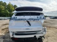 ✅ 2024 Chevrolet Suburban Z71 • VIN: 1GNSKDKD9RR204158 • Lot: 86506835. Wystawiony na Copart z przebiegiem 27 449 mil. Bezpłatny archiwum sprzedaży aukcyjnych z USA i szczegółowy raport historii pojazdu na DreamBid. Zdjęcie 6.