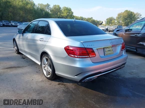 ✅ 2014 Mercedes-Benz E 350 Sport • VIN: WDDHF8JB6EA804990 • Lot: 43308449. Wystawiony na IAAI z przebiegiem 136 717 mil. Bezpłatny archiwum sprzedaży aukcyjnych z USA i szczegółowy raport historii pojazdu na DreamBid. Zdjęcie 3.