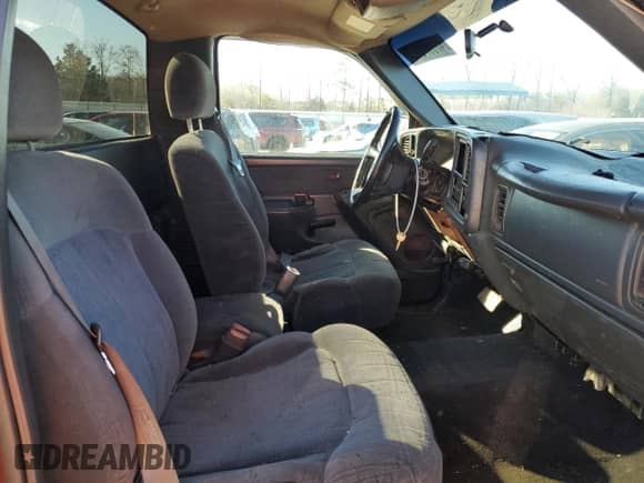 2002 Chevrolet Silverado 1500 LS z VIN 1GCEK14T02Z125766, wystawiony jako Copart lot #47997915 z przebiegiem 201 882 mil mil oraz Szkoda całkowita • Salvage title. Historia ofert i sprzedaży dostępna na DreamBid. Obrazek 10.