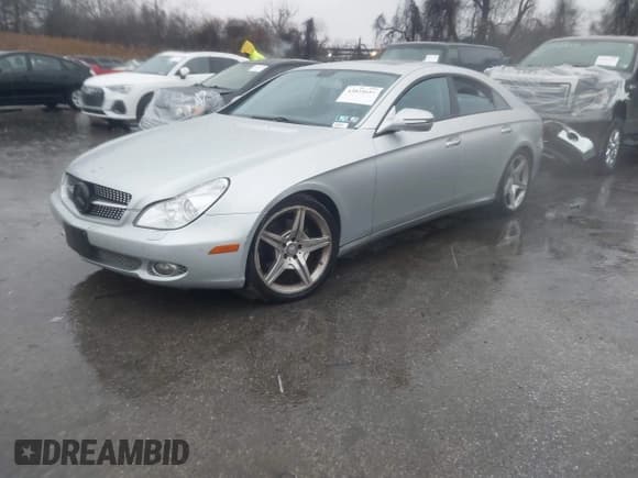 ✅ 2009 Mercedes-Benz CLS 550 • VIN: WDDDJ72XX9A141687 • Lot: 43825651. Listed on IAAI with 133,854 mi. Free auction sales archive from the USA and detailed vehicle history report at DreamBid. Image 2.