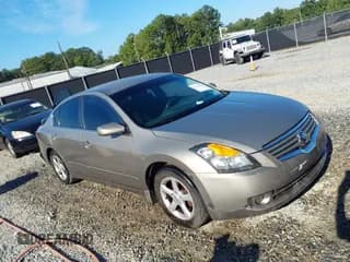 ✅ 2007 Nissan Altima 2.5 • VIN: 1N4AL21E27C142575 • Lot: 43132570. Listed on IAAI with Not provided. Free auction sales archive from the USA and detailed vehicle history report at DreamBid. Image 1.