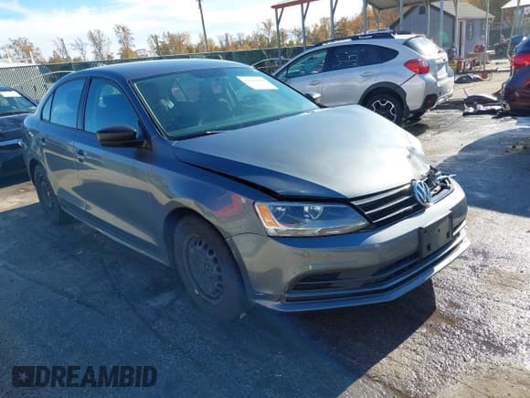 ✅ 2015 Volkswagen Jetta S • VIN: 3VW2K7AJ4FM292936 • Lot: 43611964. Wystawiony na IAAI z przebiegiem 131 897 mil. Bezpłatny archiwum sprzedaży aukcyjnych z USA i szczegółowy raport historii pojazdu na DreamBid. Zdjęcie 1.