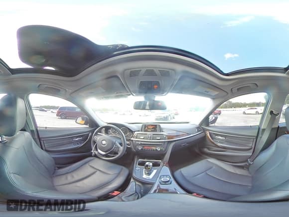 ✅ 2015 BMW 3 Series 328i xDrive • VIN: WBA3B5G50FNS15604 • Lot: 56861715. Wystawiony na Copart z przebiegiem 129 615 mil. Bezpłatny archiwum sprzedaży aukcyjnych z USA i szczegółowy raport historii pojazdu na DreamBid. Zdjęcie 14.