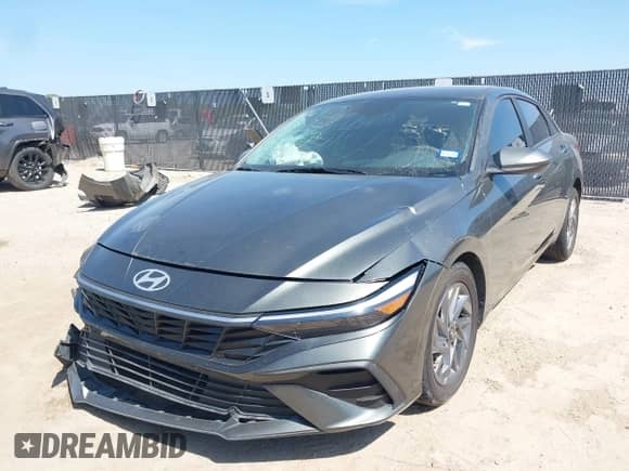 2024 Hyundai Elantra SEL с VIN KMHLM4DG3RU724752, выставлен на аукционе IAAI как лот 42809924 с пробегом 25 602 миль миль и . История ставок и продаж доступна на DreamBid. Изображение 17.