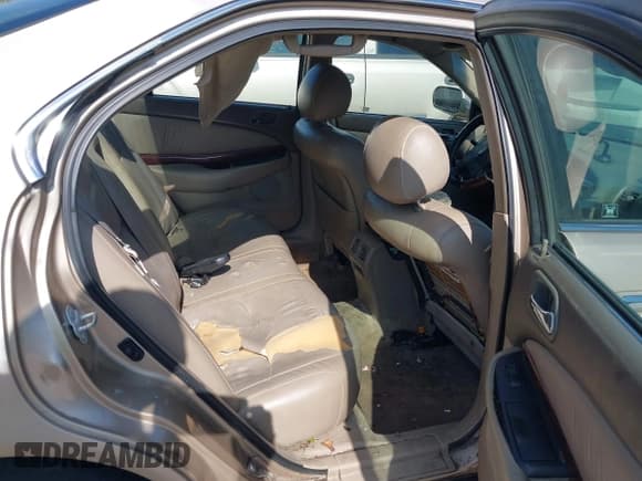 ✅ 2001 Acura TL • VIN: 19UUA56601A016056 • Lot: 43716774. Listed on IAAI with 257,088 mi. Free auction sales archive from the USA and detailed vehicle history report at DreamBid. Image 8.