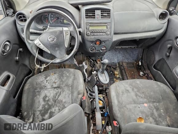 ✅ 2015 Nissan Versa SV • VIN: 3N1CN7AP4FL852403 • Lot: 94971115. Listed on Copart with 147,349 mi. Free auction sales archive from the USA and detailed vehicle history report at DreamBid. Image 8.