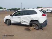 ✅ 2018 Jeep Cherokee Limited • VIN: 1C4PJMDB0JD598244 • Lot: 42495342. Wystawiony na IAAI z przebiegiem Nie podano. Bezpłatny archiwum sprzedaży aukcyjnych z USA i szczegółowy raport historii pojazdu na DreamBid. Zdjęcie 13.