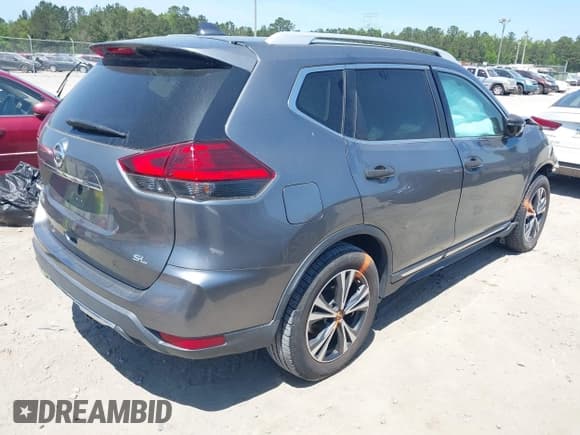 ✅ 2017 Nissan Rogue SL • VIN: 5N1AT2MT0HC884605 • Lot: 42080330. Listed on IAAI with 85,736 mi. Free auction sales archive from the USA and detailed vehicle history report at DreamBid. Image 4.