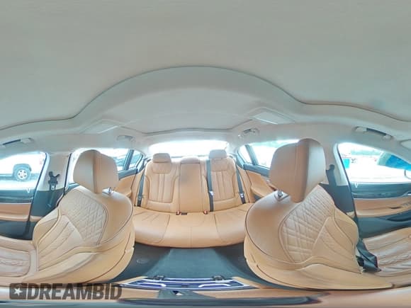 ✅ 2018 BMW 7 Series 750i • VIN: WBA7F0C53JGM22614 • Лот: 51787515. Опубликован ранее на Copart с пробегом Не указан. Бесплатный доступ к архиву аукционных продаж из США и подробный отчёт об истории автомобиля на DreamBid. Изображение 14.