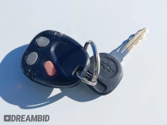 ✅ 2006 Chevrolet Equinox LT • VIN: 2CNDL73F566009595 • Lot: 41902406. Wystawiony na IAAI z przebiegiem 156 294 mil. Bezpłatny archiwum sprzedaży aukcyjnych z USA i szczegółowy raport historii pojazdu na DreamBid. Zdjęcie 11.