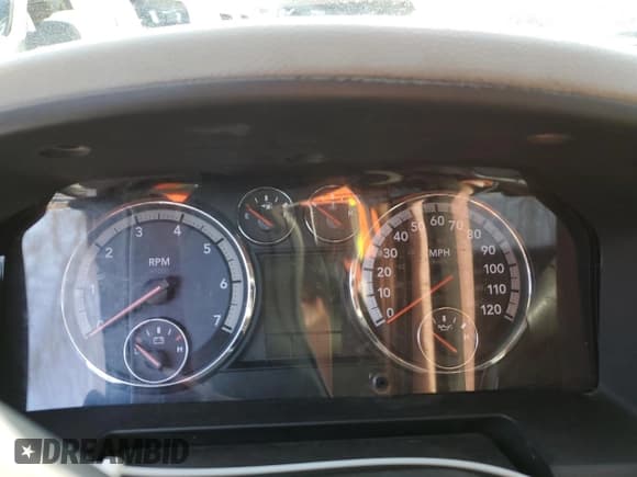 ✅ 2010 Dodge 1500 SLT • VIN: 1D7RV1GT5AS193806 • Lot: 44583145. Wystawiony na Copart z przebiegiem Nie podano. Bezpłatny archiwum sprzedaży aukcyjnych z USA i szczegółowy raport historii pojazdu na DreamBid. Zdjęcie 9.