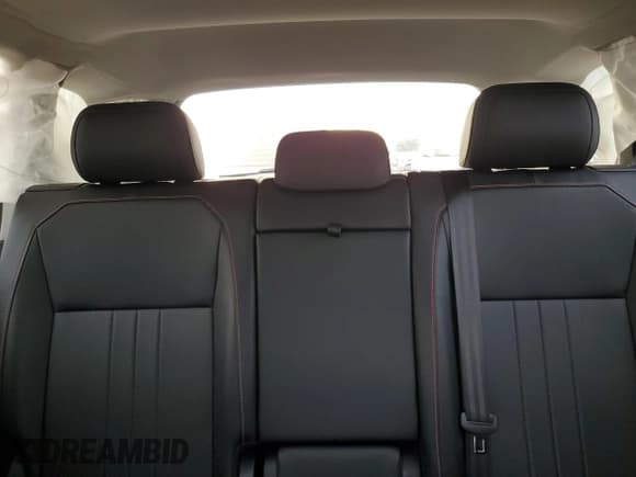 ✅ 2024 Volkswagen Tiguan SE • VIN: 3VVNB7AX0RM205107 • Lot: 45608925. Wystawiony na Copart z przebiegiem Nie podano. Bezpłatny archiwum sprzedaży aukcyjnych z USA i szczegółowy raport historii pojazdu na DreamBid. Zdjęcie 10.