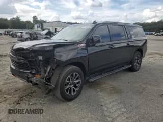 2021 Chevrolet Suburban Z71 z VIN 1GNSKDKD8MR213247, wystawiony jako Copart lot #85753325 z przebiegiem 77 937 mil mil oraz Szkoda całkowita • Salvage title. Historia ofert i sprzedaży dostępna na DreamBid. Obrazek 1.
