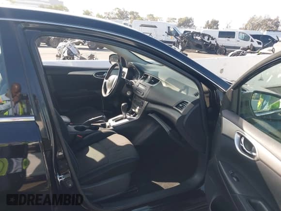 ✅ 2014 Nissan Sentra S • VIN: 3N1AB7AP9EL680013 • Лот: 43656258. Опубликован ранее на IAAI с пробегом 229 483 миль. Бесплатный доступ к архиву аукционных продаж из США и подробный отчёт об истории автомобиля на DreamBid. Изображение 5.