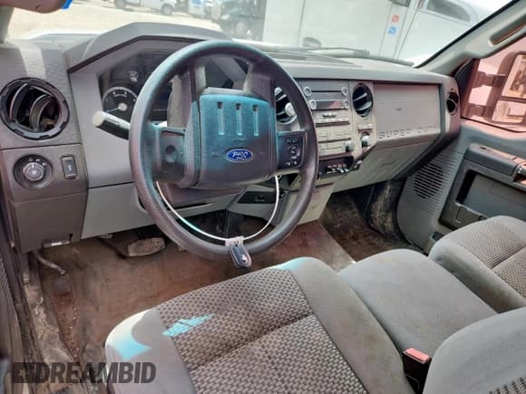 ✅ 2016 Ford F-550 XL • VIN: 1FDUF5GT9GEC32893 • Лот: 61276675. Опубликован ранее на Copart с пробегом 72 707 миль. Бесплатный доступ к архиву аукционных продаж из США и подробный отчёт об истории автомобиля на DreamBid. Изображение 8.