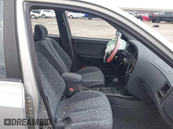 ✅ 2001 Hyundai Elantra GLS • VIN: KMHDN45D81U124948 • Lot: 41870820. Wystawiony na IAAI z przebiegiem 53 465 mil. Bezpłatny archiwum sprzedaży aukcyjnych z USA i szczegółowy raport historii pojazdu na DreamBid. Zdjęcie 5.