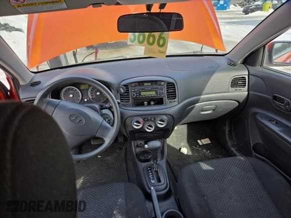 ✅ 2009 Hyundai Accent L • VIN: KMHCN35C29U134562 • Лот: 45573295. Опубликован ранее на Copart с пробегом 58 056 миль. Бесплатный доступ к архиву аукционных продаж из США и подробный отчёт об истории автомобиля на DreamBid. Изображение 8.