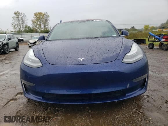 ✅ 2018 Tesla Model 3 Long Range Battery • VIN: 5YJ3E1EB2JF105401 • Lot: 83785725. Wystawiony na Copart z przebiegiem 93 976 mil. Bezpłatny archiwum sprzedaży aukcyjnych z USA i szczegółowy raport historii pojazdu na DreamBid. Zdjęcie 5.