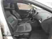 2017 Chevrolet Cruze Premier z VIN 1G1BF5SM1H7260276, wystawiony jako Copart lot #66112872 z przebiegiem 96 847 mil mil oraz . Historia ofert i sprzedaży dostępna na DreamBid. Obrazek 5.