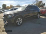 ✅ 2018 Mercedes-Benz GLC 300 • VIN: WDC0G4JB1JV061892 • Lot: 92421555. Wystawiony na Copart z przebiegiem 76 599 mil. Bezpłatny archiwum sprzedaży aukcyjnych z USA i szczegółowy raport historii pojazdu na DreamBid. Zdjęcie 1.