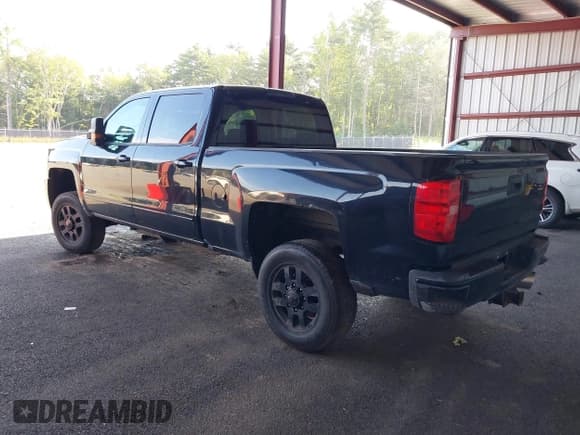✅ 2017 Chevrolet Silverado 2500HD LT • VIN: 1GC1KVEY7HF120235 • Lot: 42770202. Wystawiony na IAAI z przebiegiem 110 417 mil. Bezpłatny archiwum sprzedaży aukcyjnych z USA i szczegółowy raport historii pojazdu na DreamBid. Zdjęcie 3.