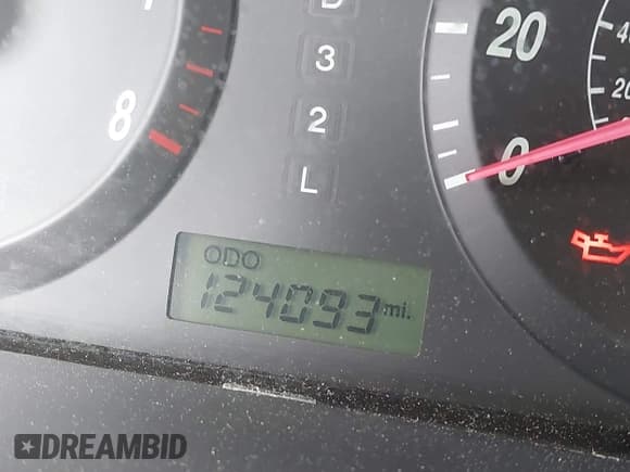 ✅ 2005 Hyundai Elantra GLS • VIN: KMHDN46D95U959896 • Лот: 42011926. Опубликован ранее на IAAI с пробегом 124 093 миль. Бесплатный доступ к архиву аукционных продаж из США и подробный отчёт об истории автомобиля на DreamBid. Изображение 14.