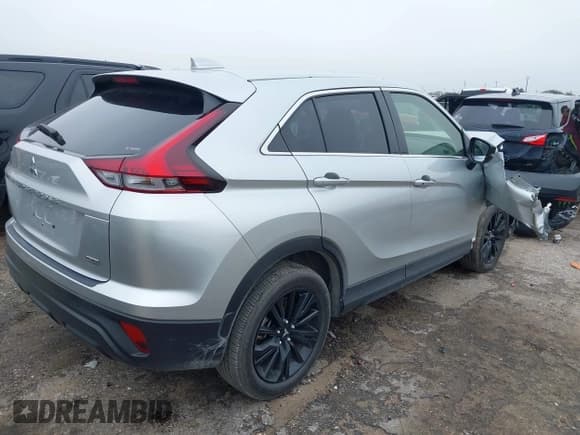 ✅ 2024 Mitsubishi Eclipse Cross LE • VIN: JA4ATVAA9RZ014479 • Lot: 41642572. Listed on IAAI with 19,406 mi. Free auction sales archive from the USA and detailed vehicle history report at DreamBid. Image 4.