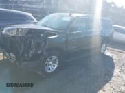 ✅ 2017 Chevrolet Suburban LT • VIN: 1GNSKHKCXHR134666 • Lot: 41205556. Wystawiony na IAAI z przebiegiem 160 064 mil. Bezpłatny archiwum sprzedaży aukcyjnych z USA i szczegółowy raport historii pojazdu na DreamBid. Zdjęcie 17.