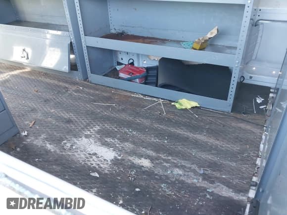 ✅ 2016 Ford Transit Cargo • VIN: 1FTYR2CG1GKB01723 • Lot: 43028041. Wystawiony na IAAI z przebiegiem 95 037 mil. Bezpłatny archiwum sprzedaży aukcyjnych z USA i szczegółowy raport historii pojazdu na DreamBid. Zdjęcie 8.