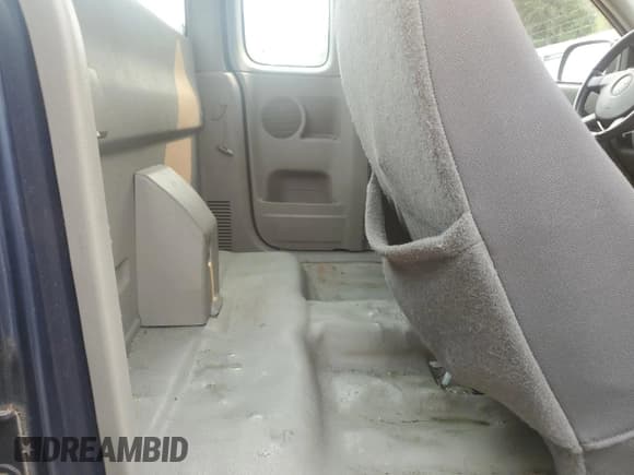 ✅ 2004 Chevrolet Colorado Z85 • VIN: 1GCCS198848136163 • Lot: 71897745. Wystawiony na Copart z przebiegiem 199 951 mil. Bezpłatny archiwum sprzedaży aukcyjnych z USA i szczegółowy raport historii pojazdu na DreamBid. Zdjęcie 10.