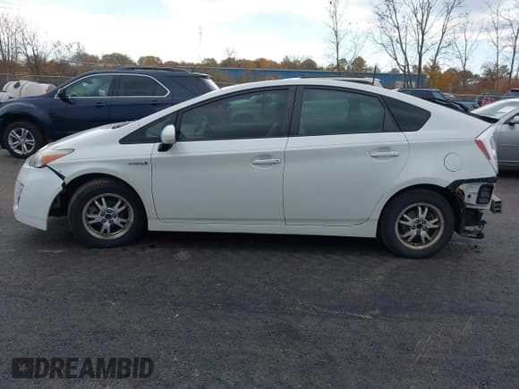 ✅ 2011 Toyota Prius III • VIN: JTDKN3DU9B5296196 • Lot: 43602831. Wystawiony na IAAI z przebiegiem 161 742 mil. Bezpłatny archiwum sprzedaży aukcyjnych z USA i szczegółowy raport historii pojazdu na DreamBid. Zdjęcie 14.
