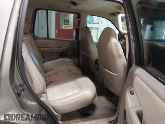 ✅ 2002 Ford Explorer XLT • VIN: 1FMZU73E62ZB66450 • Lot: 42409150. Wystawiony na IAAI z przebiegiem 153 059 mil. Bezpłatny archiwum sprzedaży aukcyjnych z USA i szczegółowy raport historii pojazdu na DreamBid. Zdjęcie 8.