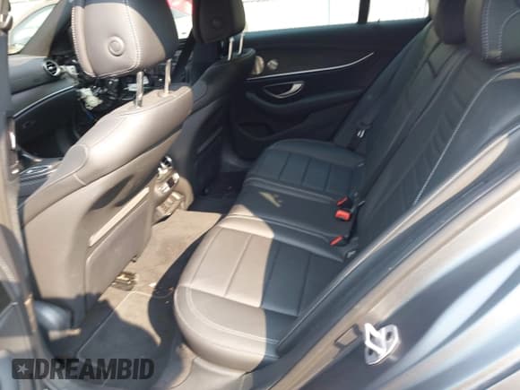 ✅ 2023 Mercedes-Benz E 450 • VIN: W1KZH6AB6PB168796 • Lot: 42903543. Listed on IAAI with 25,241 mi. Free auction sales archive from the USA and detailed vehicle history report at DreamBid. Image 8.