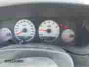 2005 Dodge Neon SXT z VIN 1B3ES56C95D266052, wystawiony jako IAAI lot #42154635 z przebiegiem 130 744 mil mil oraz . Historia ofert i sprzedaży dostępna na DreamBid. Obrazek 7.