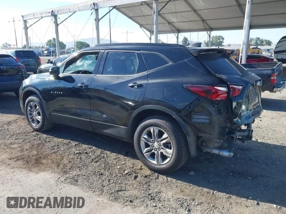 ✅ 2020 Chevrolet Blazer LT • VIN: 3GNKBJRS4LS545944 • Lot: 42670500. Wystawiony na IAAI z przebiegiem 75 844 mil. Bezpłatny archiwum sprzedaży aukcyjnych z USA i szczegółowy raport historii pojazdu na DreamBid. Zdjęcie 3.