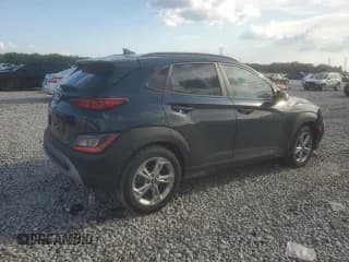✅ 2022 Hyundai Kona SEL • VIN: KM8K32AB1NU928262 • Лот: 59792974. Опубликован ранее на Copart с пробегом 90 967 миль. Бесплатный доступ к архиву аукционных продаж из США и подробный отчёт об истории автомобиля на DreamBid. Изображение 3.