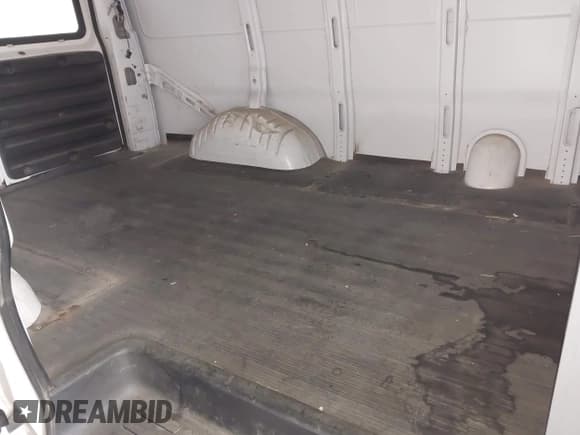 ✅ 2003 Chevrolet Express Cargo • VIN: 1GCFG15X031185716 • Lot: 43864128. Wystawiony na IAAI z przebiegiem 199 237 mil. Bezpłatny archiwum sprzedaży aukcyjnych z USA i szczegółowy raport historii pojazdu na DreamBid. Zdjęcie 8.