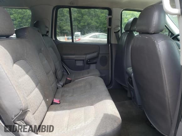 ✅ 2005 Ford Explorer XLS • VIN: 1FMZU62K55UB30767 • Lot: 60655445. Listed on Copart with 287,145 mi. Free auction sales archive from the USA and detailed vehicle history report at DreamBid. Image 11.