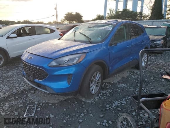 ✅ 2021 Ford Escape SE • VIN: 1FMCU9G67MUA99474 • Лот: 70985095. Опубликован ранее на Copart с пробегом Не указан. Бесплатный доступ к архиву аукционных продаж из США и подробный отчёт об истории автомобиля на DreamBid. Изображение 1.