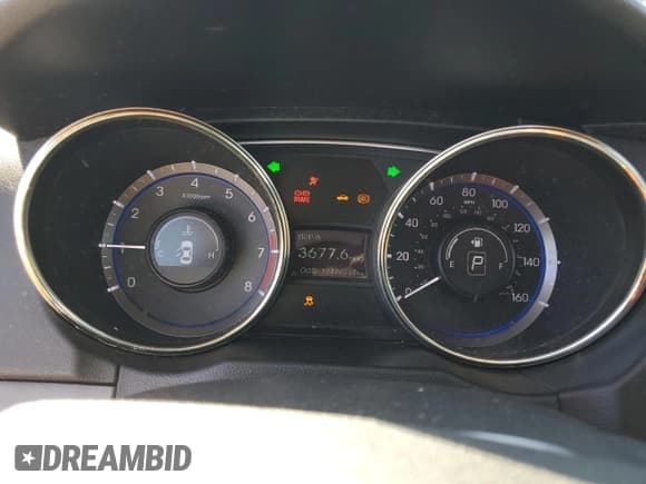 ✅ 2011 Hyundai Sonata SE • VIN: 5NPEC4AC8BH114833 • Lot: 72026184. Listed on Copart with 124,963 mi. Free auction sales archive from the USA and detailed vehicle history report at DreamBid. Image 9.