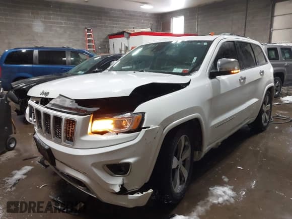 ✅ 2015 Jeep Grand Cherokee Overland • VIN: 1C4RJFCG2FC741015 • Лот: 41607606. Опубликован ранее на IAAI с пробегом 132 038 миль. Бесплатный доступ к архиву аукционных продаж из США и подробный отчёт об истории автомобиля на DreamBid. Изображение 2.