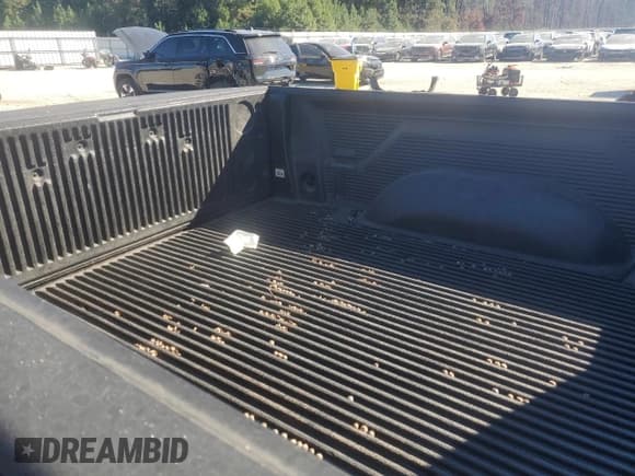 ✅ 2016 Ram 1500 Express • VIN: 3C6JR6AG0GG135629 • Lot: 90694215. Wystawiony na Copart z przebiegiem 227 675 mil. Bezpłatny archiwum sprzedaży aukcyjnych z USA i szczegółowy raport historii pojazdu na DreamBid. Zdjęcie 10.