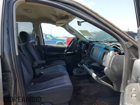 2003 Dodge 1500 ST z VIN 1D7HA18N63S303062, wystawiony jako IAAI lot #42756553 z przebiegiem 167 746 mil mil oraz . Historia ofert i sprzedaży dostępna na DreamBid. Obrazek 5.