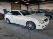✅ 2009 Mercedes-Benz CLK 350 • VIN: WDBTJ56H59F266773 • Лот: 91664035. Опубликован ранее на Copart с пробегом 127 575 миль. Бесплатный доступ к архиву аукционных продаж из США и подробный отчёт об истории автомобиля на DreamBid. Изображение 4.