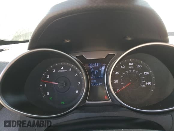 ✅ 2016 Hyundai Veloster • VIN: KMHTC6AD8GU272996 • Lot: 70380414. Wystawiony na Copart z przebiegiem 86 498 mil. Bezpłatny archiwum sprzedaży aukcyjnych z USA i szczegółowy raport historii pojazdu na DreamBid. Zdjęcie 9.