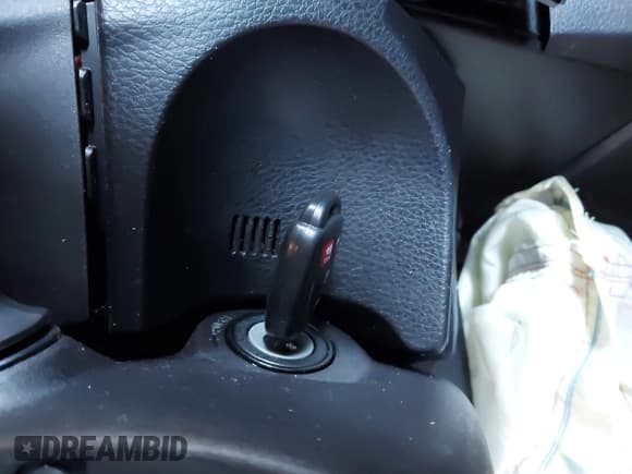 ✅ 2018 Toyota Corolla L • VIN: 2T1BURHE0JC054522 • Lot: 43250175. Wystawiony na IAAI z przebiegiem 100 639 mil. Bezpłatny archiwum sprzedaży aukcyjnych z USA i szczegółowy raport historii pojazdu na DreamBid. Zdjęcie 11.